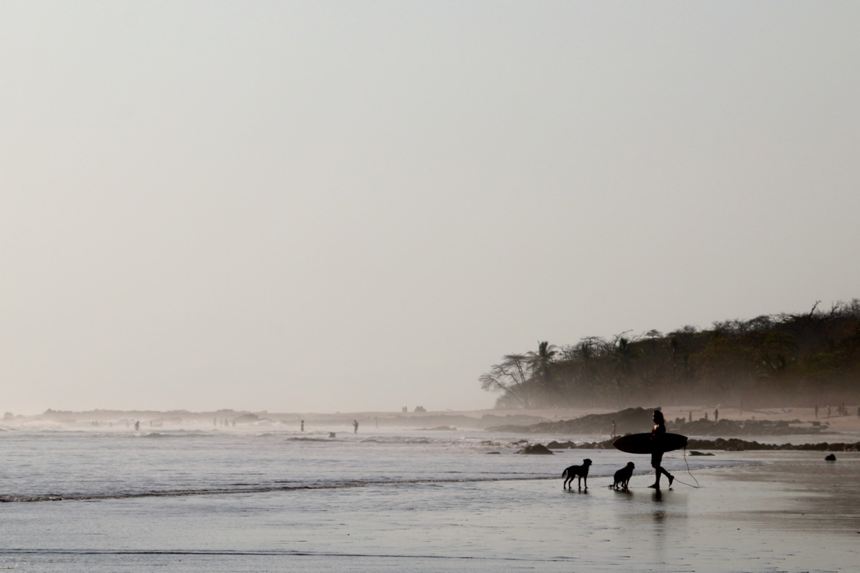 Late afternoon sets roll in at Mal Pais